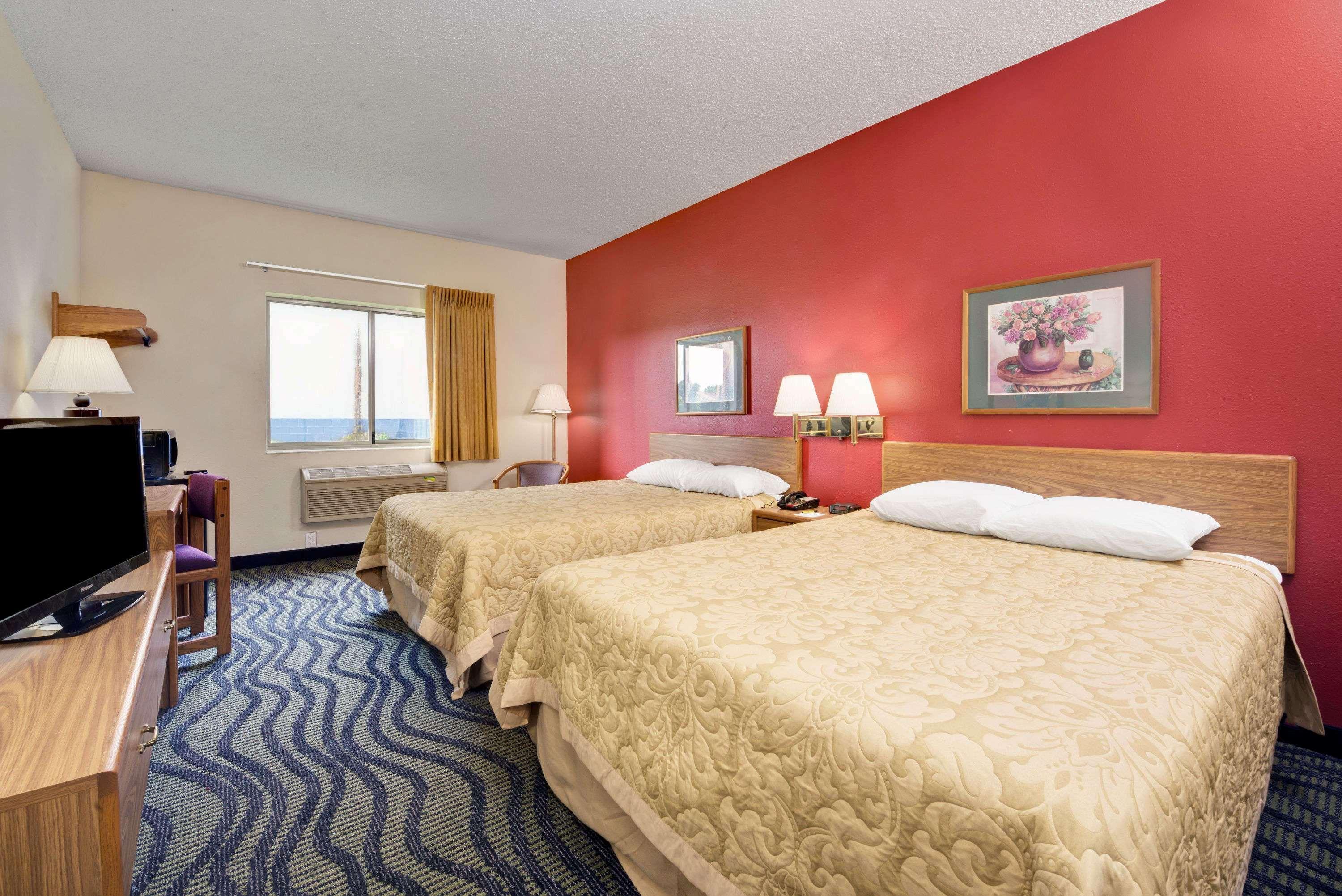 Super 8 By Wyndham Kokomo Εξωτερικό φωτογραφία