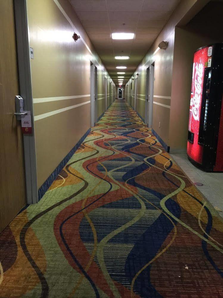 Super 8 By Wyndham Kokomo Εξωτερικό φωτογραφία